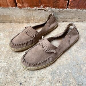 UGG Womens 6 Taupe Nude Suede Mocassin Loafers Shoes